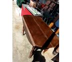 TABLE A VOLETS