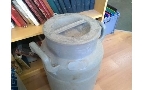 POT A LAIT GM PLASTIQUE