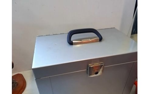 CAISSE METAL GRISE (SANS CLEF)