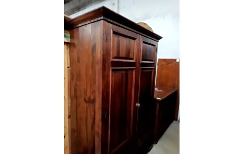 ARMOIRE PIN MASSIF FONCÉ CLÉ