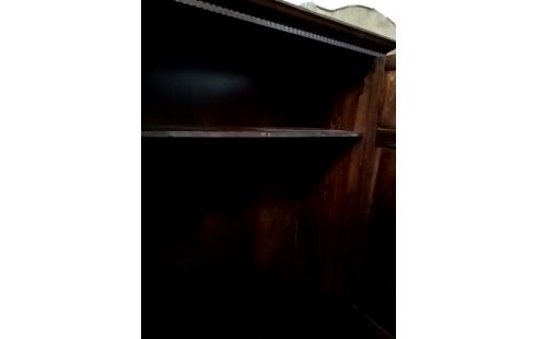 ARMOIRE PIN MASSIF FONCÉ CLÉ