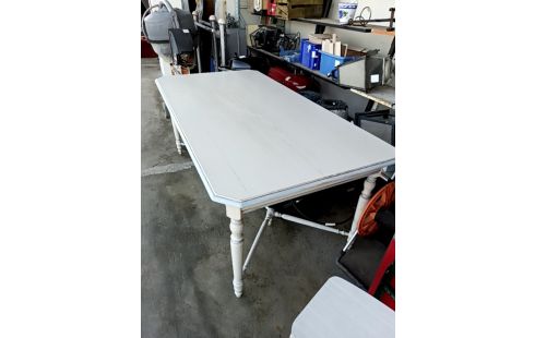 TABLE BOIS BLANCHE ET LISERET BLEU