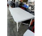 TABLE BOIS BLANCHE ET LISERET BLEU