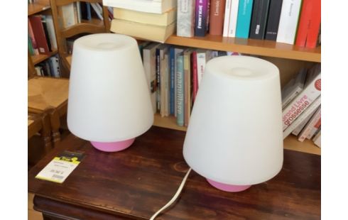 LAMPE MODERNE ROSE ET BLANCHE
