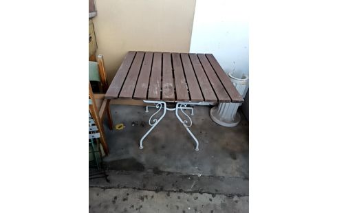 TABLE DE JARDIN