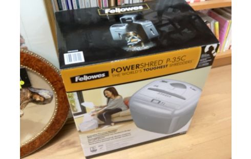 MACHINE DESTRUCTEUR DE DOCUMENT