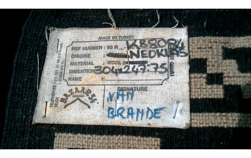 TAPIS NOUE MAIN MET NOIR