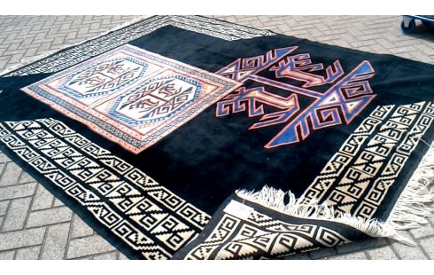 TAPIS NOUE MAIN MET NOIR