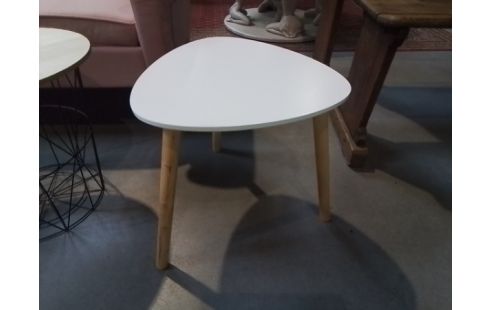 TABLE D'APPOINT BLANCHE TRIANGULAIRE