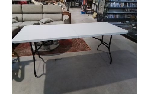 TABLE PLIANTE 180CM