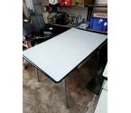 TABLE FORMICA