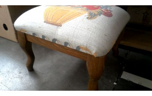 VOETBANKJE HOUT STOF