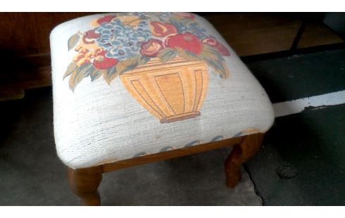 VOETBANKJE HOUT STOF