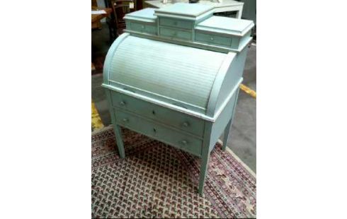 SECRETAIRE