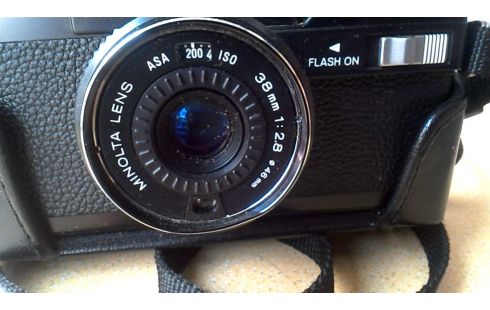 FOTOAPPARAT MINOLTA IM VINTAGE-STIL