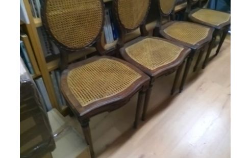 LOT DE 4 CHAISES MEDAILLONS CANNEES (UNE EN L'ETAT)