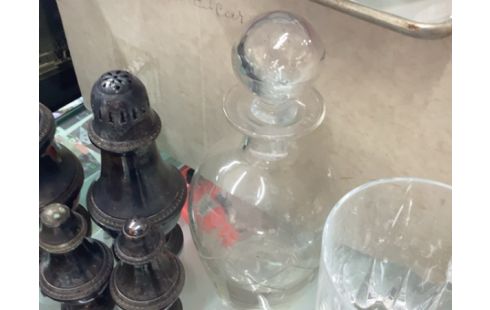 CARAFE ARRONDI BOUCHON