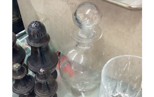 CARAFE ARRONDI BOUCHON