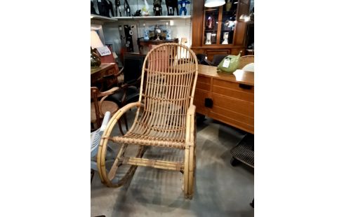 ROCKING CHAIR ROTIN VINTAGE DESIGN