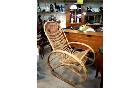 ROCKING CHAIR ROTIN VINTAGE DESIGN