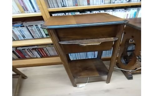 MEUBLE A BIJOUX AVEC MIROIR