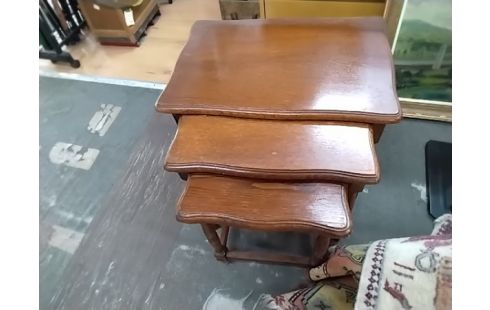 TABLE GIGOGNES