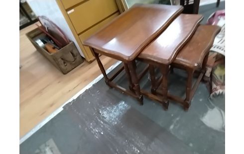 TABLE GIGOGNES