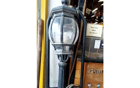 LAMPADAIRE DE JARDIN