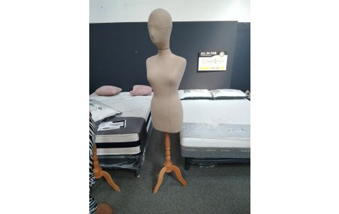 MANNEQUIN SUR PIED