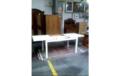 TAFEL UITSCHUIVEND