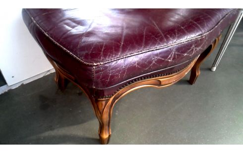 REPOSE PIED BRETON BORDEAUX CUIR
