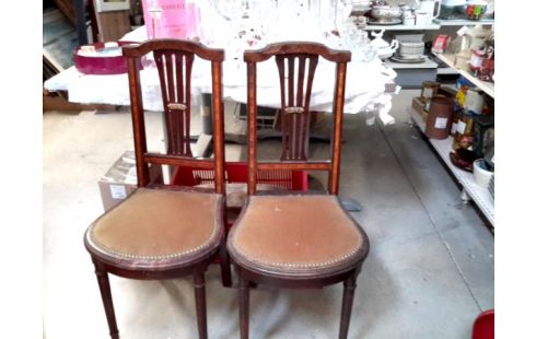 LOT DE 2 CHAISES MARQUETERIE