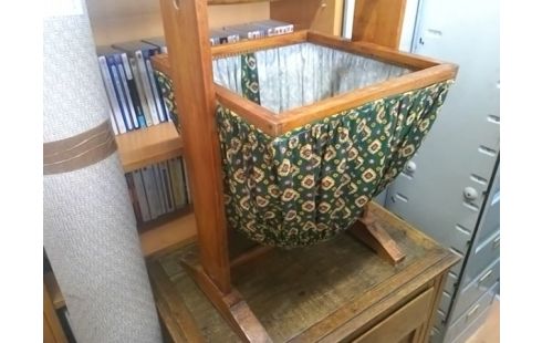 PORTE OUVRAGE TRICOT BOIS ANCIEN