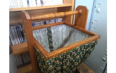 PORTE OUVRAGE TRICOT BOIS ANCIEN