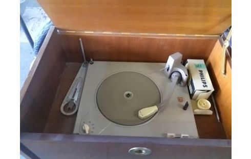 MEUBLE HIFI AVEC RADIO ET PLATINE PHILIPS (EN L'ETAT)