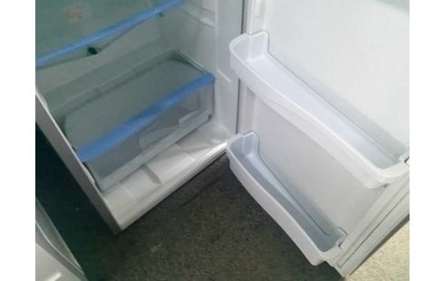 REFRIGERATEUR CONGELATEUR INDESIT 227L+43L