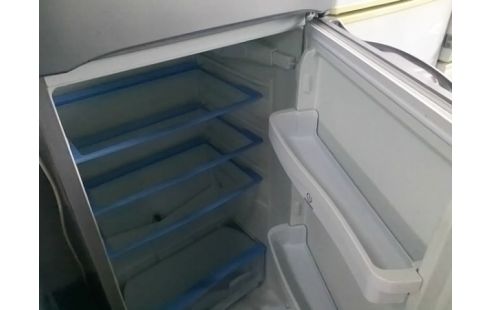 REFRIGERATEUR CONGELATEUR INDESIT 227L+43L