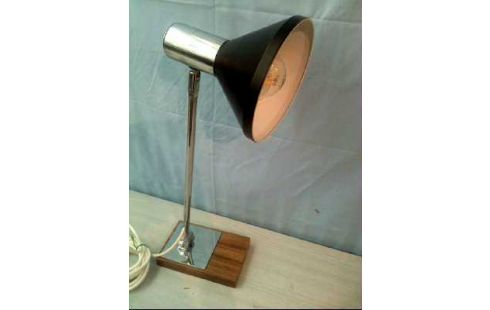 TISCHLAMPE VERSTELLB. HOLZBASIS VERCHRMT.