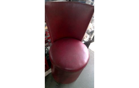 STOEL BIJZETSTOEL VINTAGE ROOD SIMILI