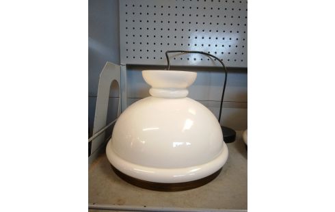 SUSPENSION OPALINE ET LAITON
