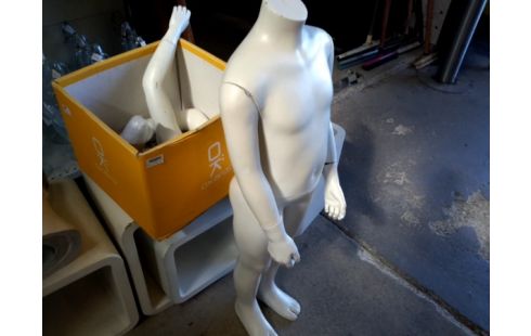 MANNEQUIN ENFANTS 6/8 ANS DEBOUT