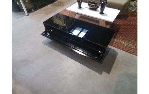 TABLE TV NOIRE LAQUÉE NORSTONE KAHLM
