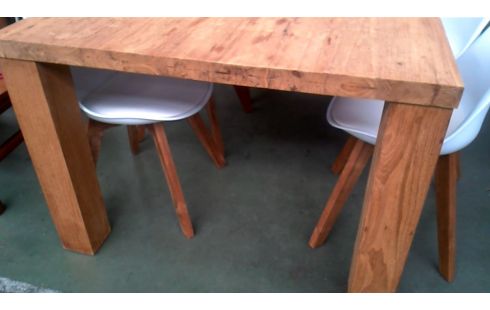 MESA DE COMEDOR TECA MACIZO