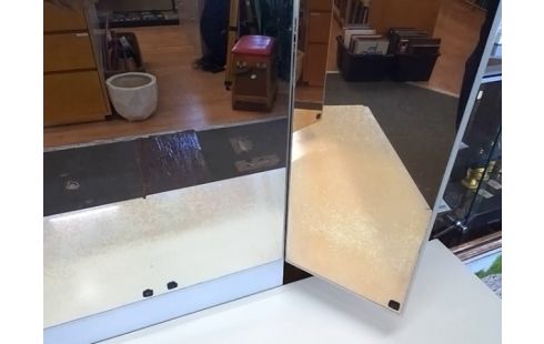 COIFFEUSE ANNEE 70 2T 1P (MIROIR USE)