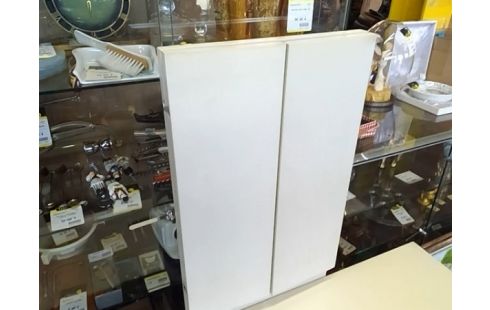 COIFFEUSE ANNEE 70 2T 1P (MIROIR USE)