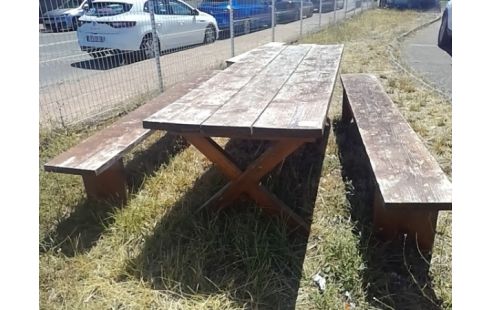 TABLE D'EXTERIEUR AVEC BANC BOIS
