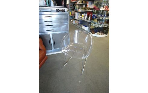 CHAISE COQUE TRANSPARENTE