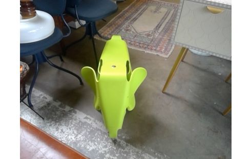 BANK VITRA OLIFANT GROEN