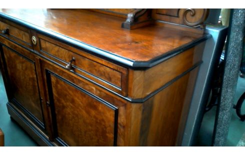 BARGUEÑO VETA DE CAOBA 2 PUERTAS / 2 CAJONES