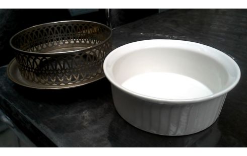 KOM PORSELEIN OUD MET